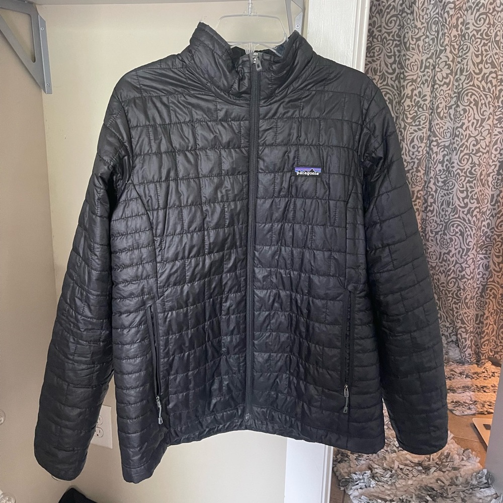 Women’s Patagonia light puffer jacket
